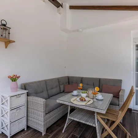 Apartman & Ileana *