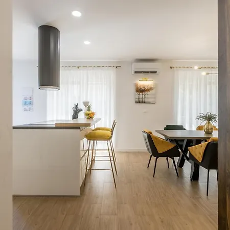 & Ileana Apartment *