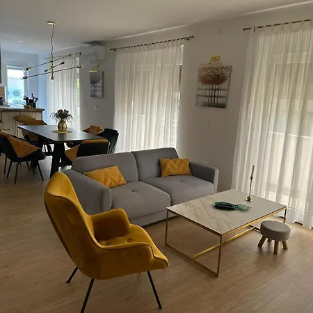 & Ileana Apartment *